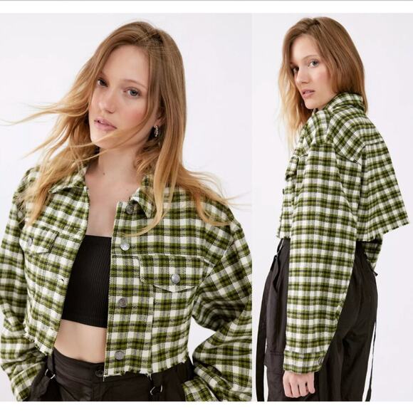Urban Outfitters BDG Carissa Green Plaid Flannel Cropped Shirt Jacket - Picture 2 of 9